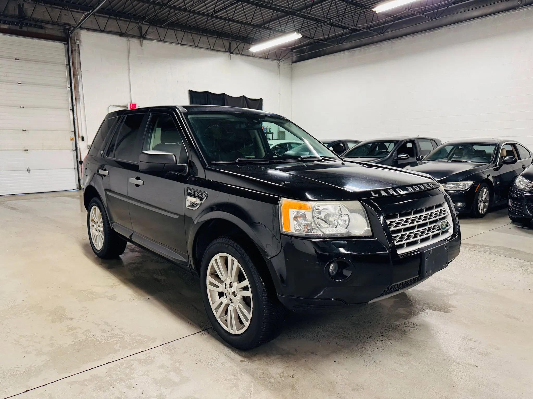 Used 2010 Land Rover LR2 HSE AWD/4WD image 4