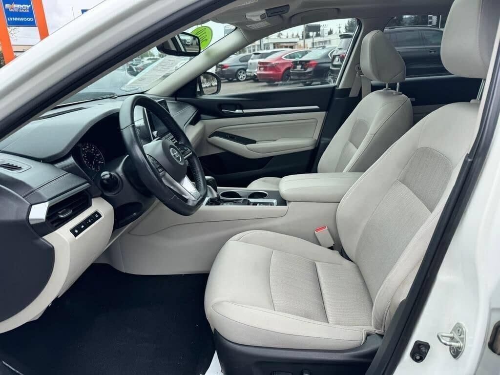 Used 2019 Nissan Altima 2.5 SV FWD image 19