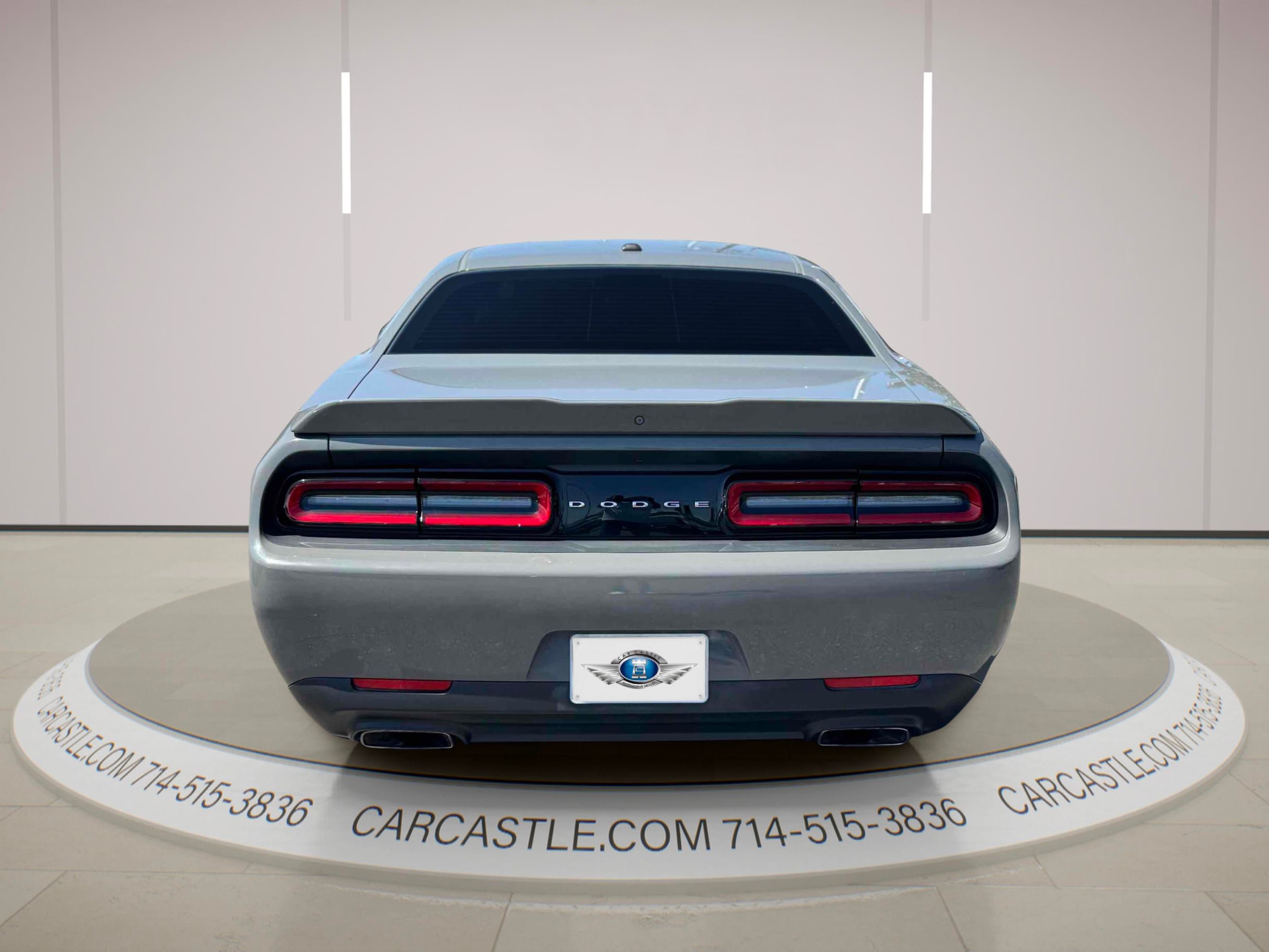 Used 2018 Dodge Challenger R/T RWD image 4