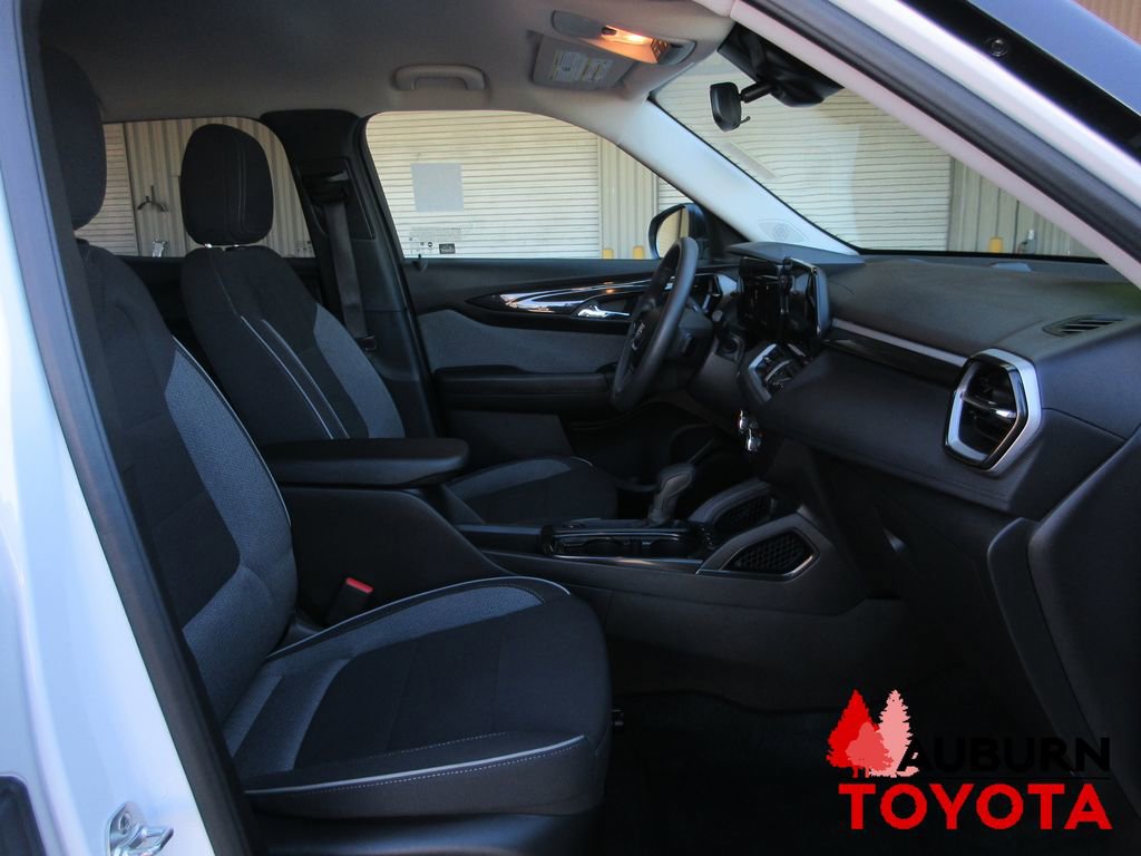 Used 2025 Chevrolet TrailBlazer LS w/ LS Convenience Package image 10