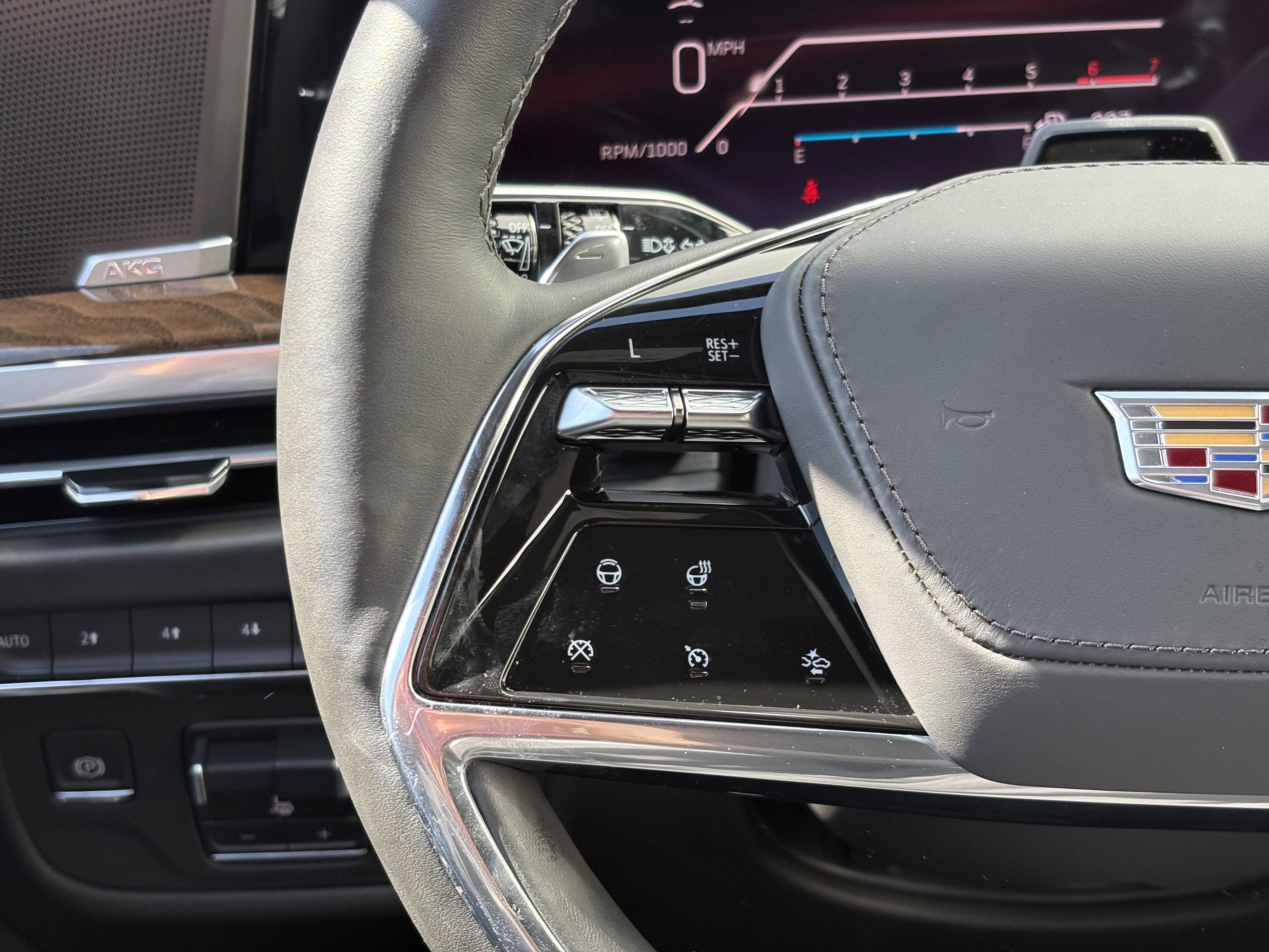 Used 2025 Cadillac Escalade ESV Premium Luxury Platinum AWD/4WD image 20