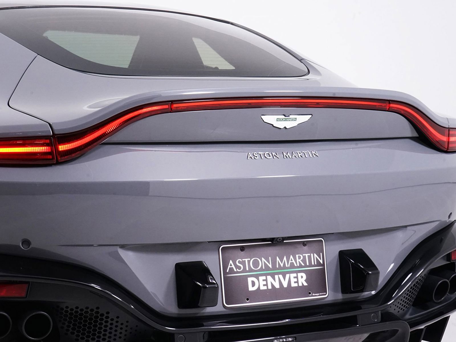 Used 2019 Aston Martin V8 Vantage Coupe RWD image 20