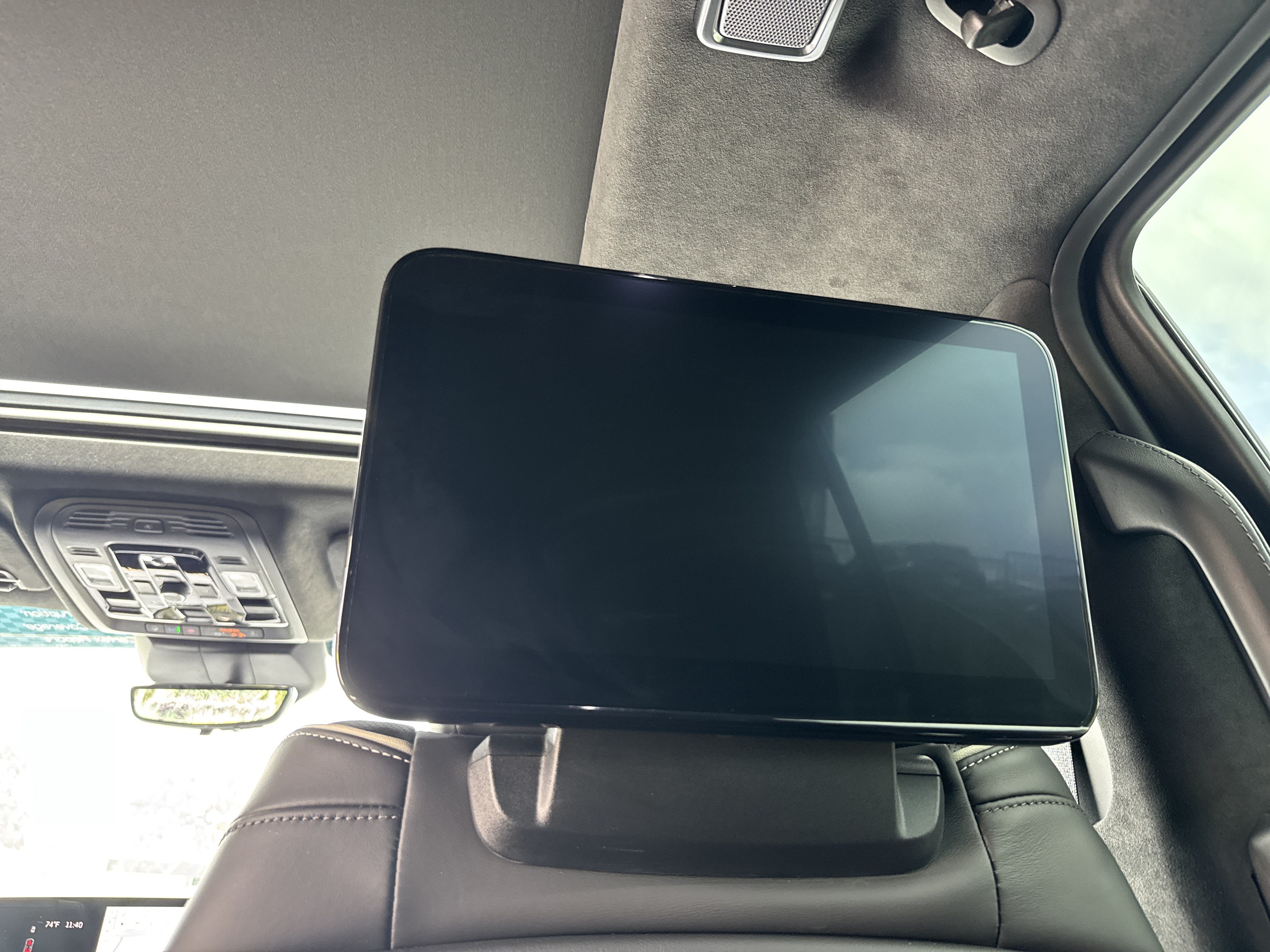 Used 2025 Cadillac Escalade V w/ LPO, ONYX Package AWD/4WD image 30