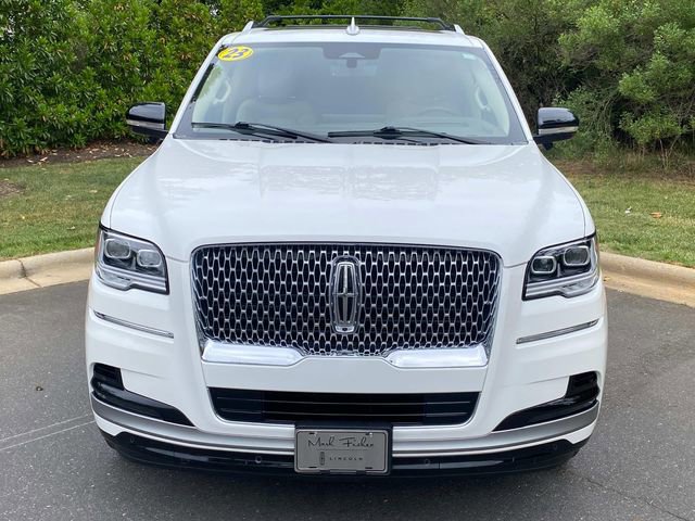 Used 2023 Lincoln Navigator L Reserve AWD/4WD image 2
