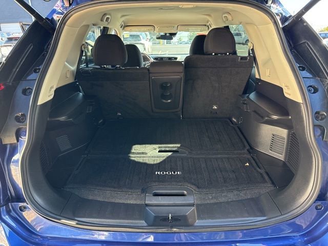 Used 2019 Nissan Rogue SV w/ Premium Package image 15