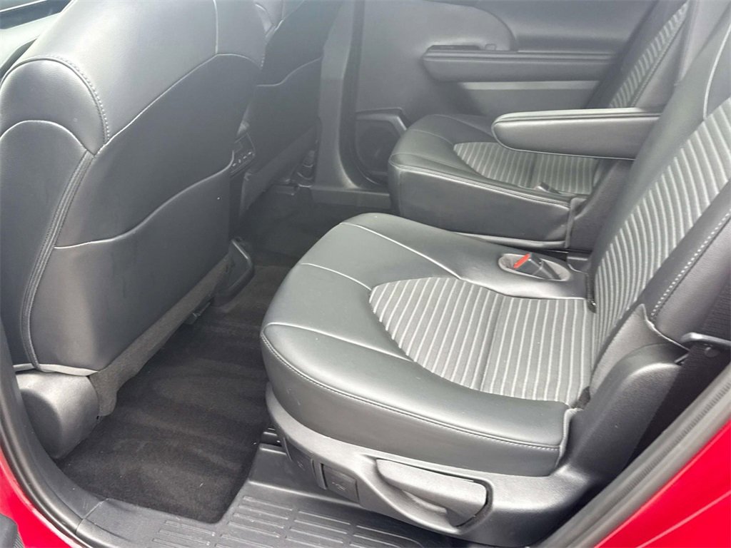 Certified 2021 Toyota Highlander XSE image 30