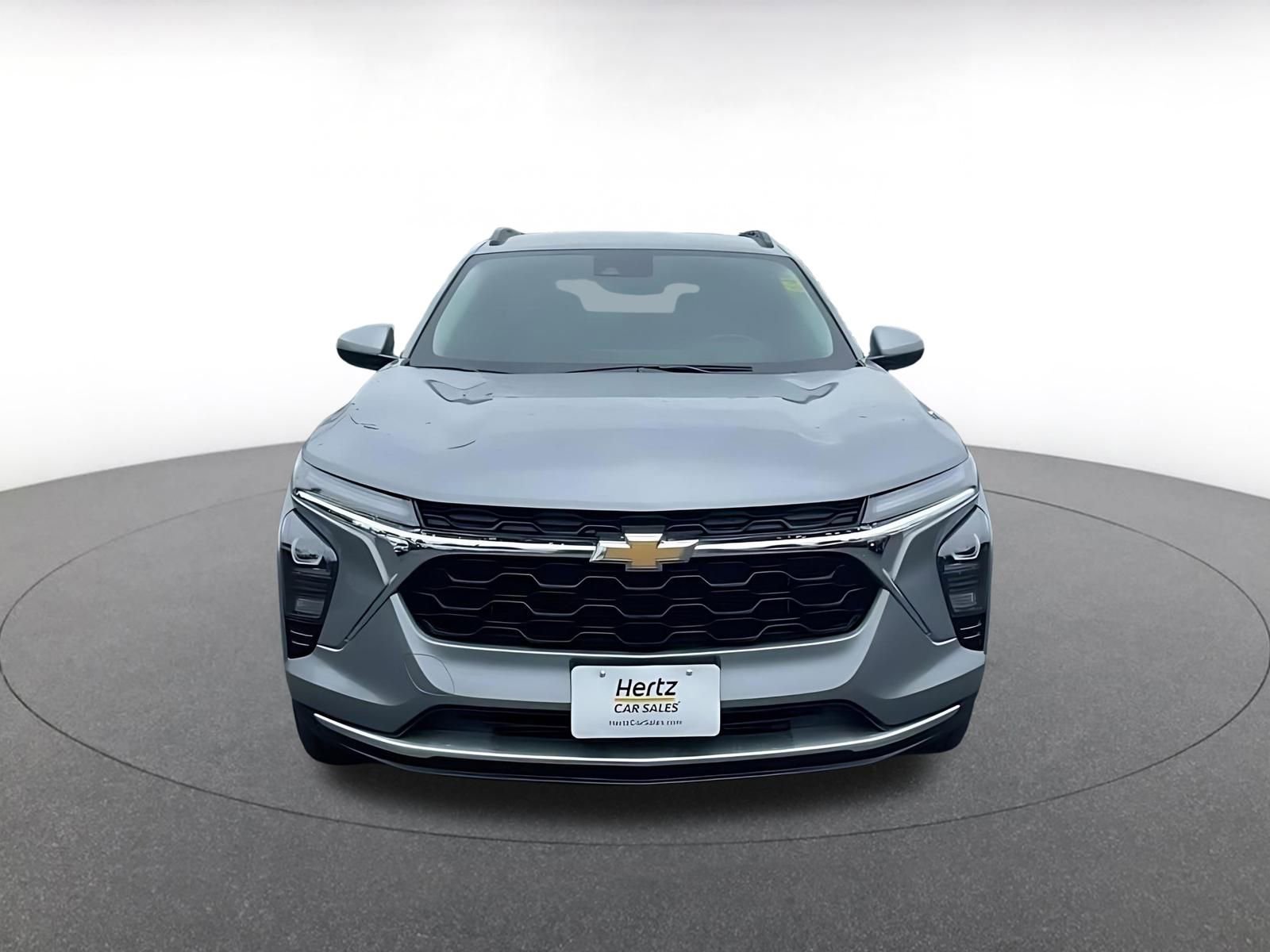 Used 2025 Chevrolet Trax LT image 4