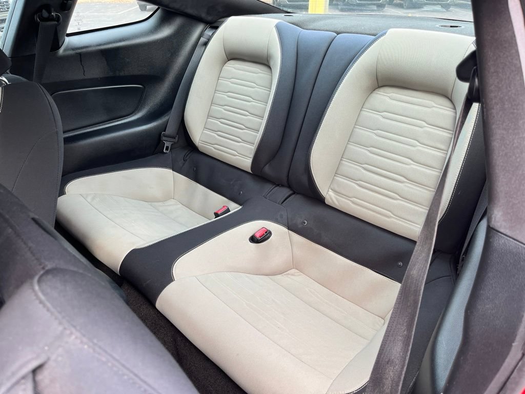 Used 2017 Ford Mustang Coupe RWD image 12