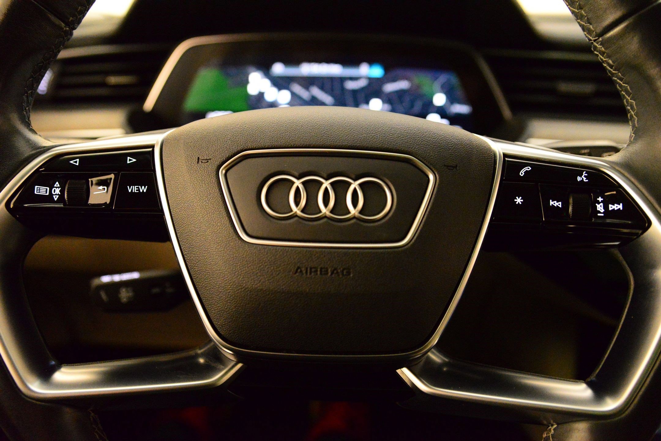 Certified 2024 Audi Q8 e-tron Premium image 31