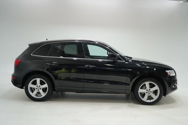 Used 2017 Audi Q5 2.0T Premium Plus w/ Technology Package image 8
