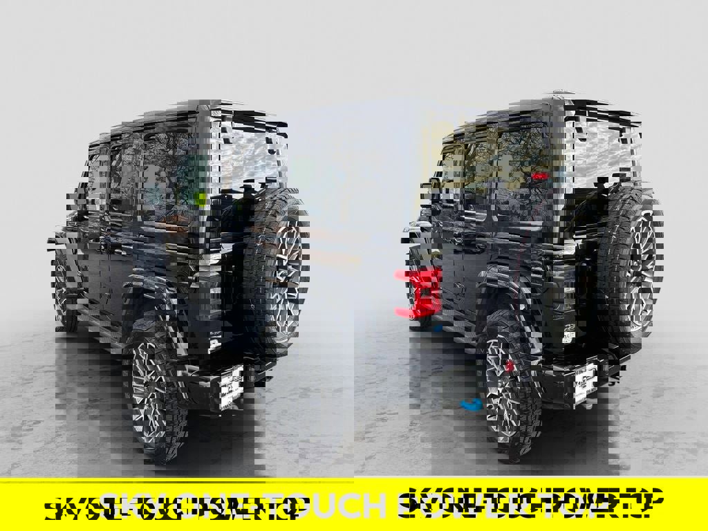 Used 2023 Jeep Wrangler Unlimited Sahara AWD/4WD image 3