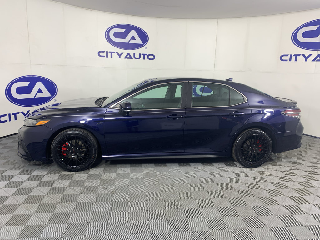 Used 2022 Toyota Camry SE FWD image 6