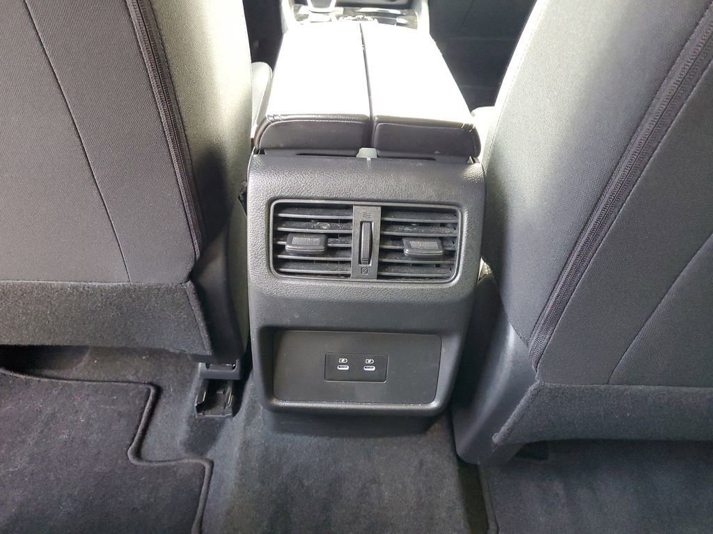 Used 2024 Nissan Rogue SV AWD/4WD image 12