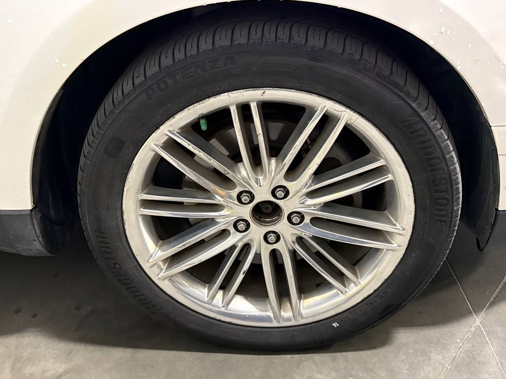 Used 2013 Lincoln MKT AWD image 18