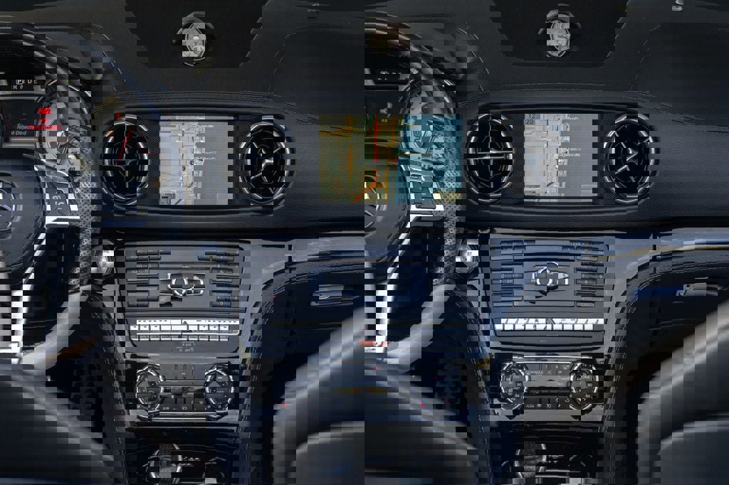 Used 2015 Mercedes-Benz SL 550 image 20