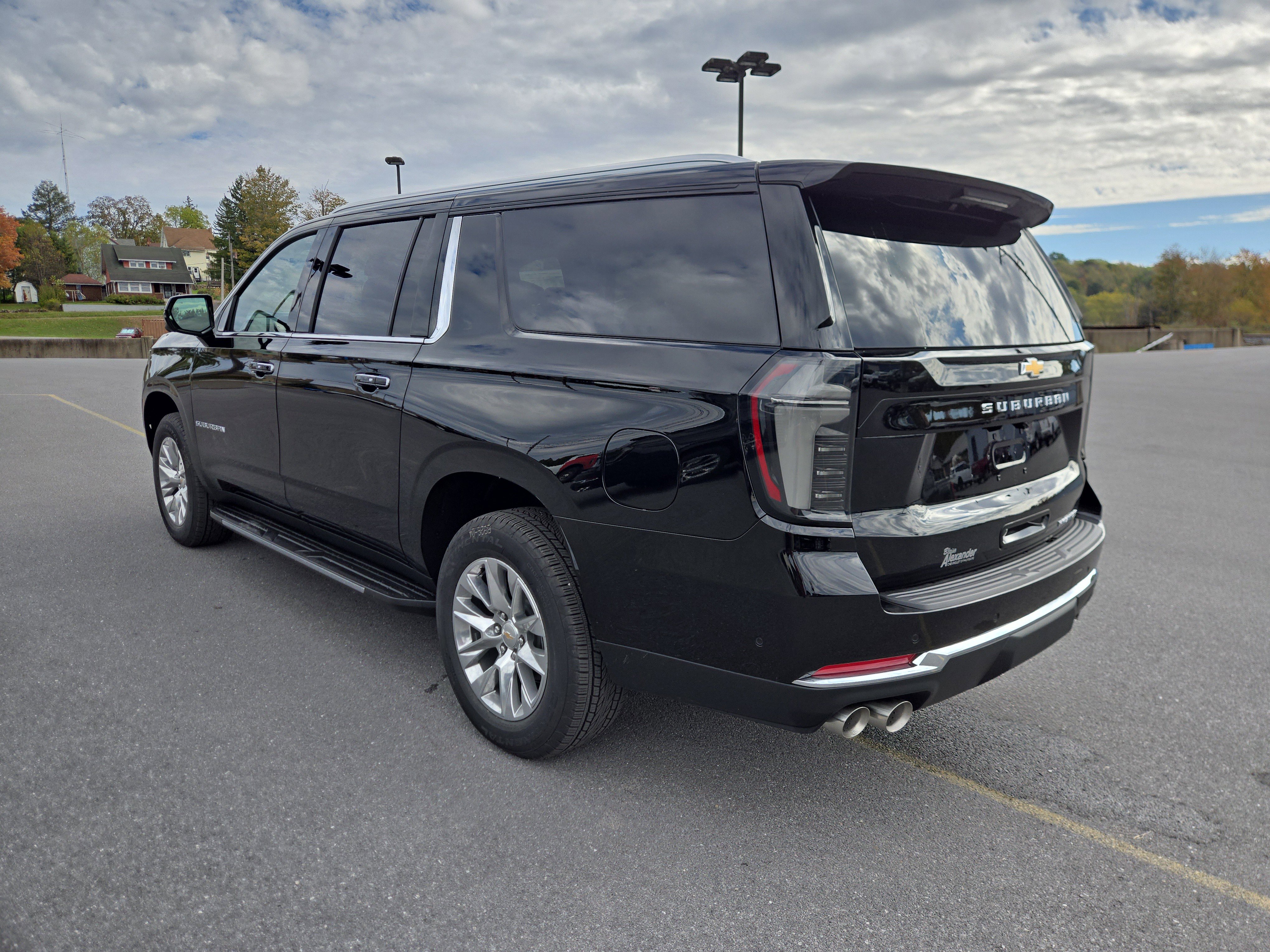 New 2026 Chevrolet Suburban Premier image 6