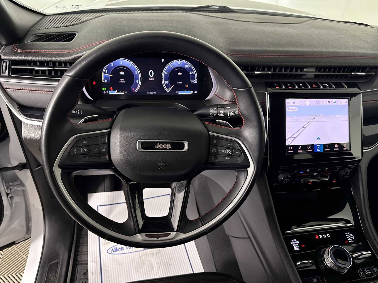 Used 2022 Jeep Grand Cherokee Trailhawk w/ Luxury Tech Group III image 12