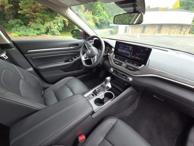 Used 2025 Nissan Altima 2.5 SL FWD image 26