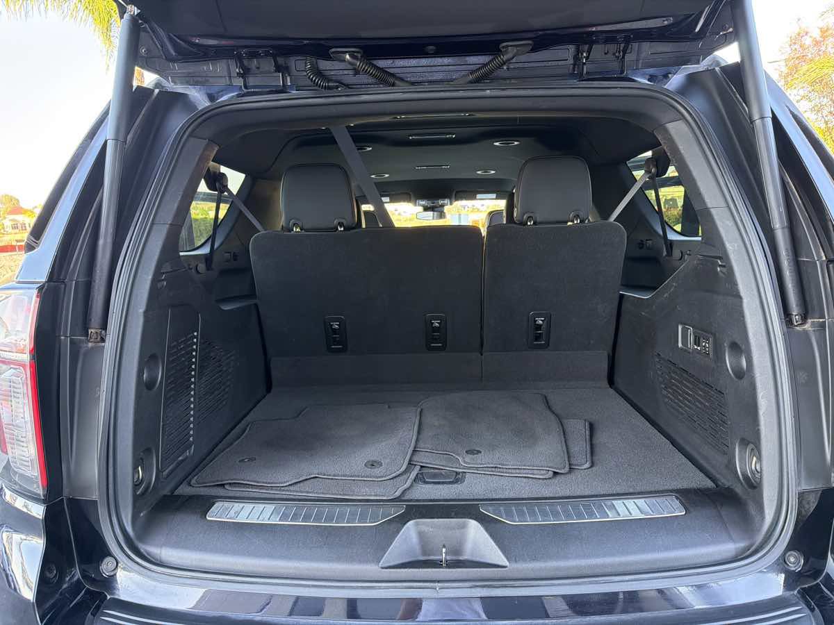 Used 2023 Chevrolet Suburban Premier RWD image 40