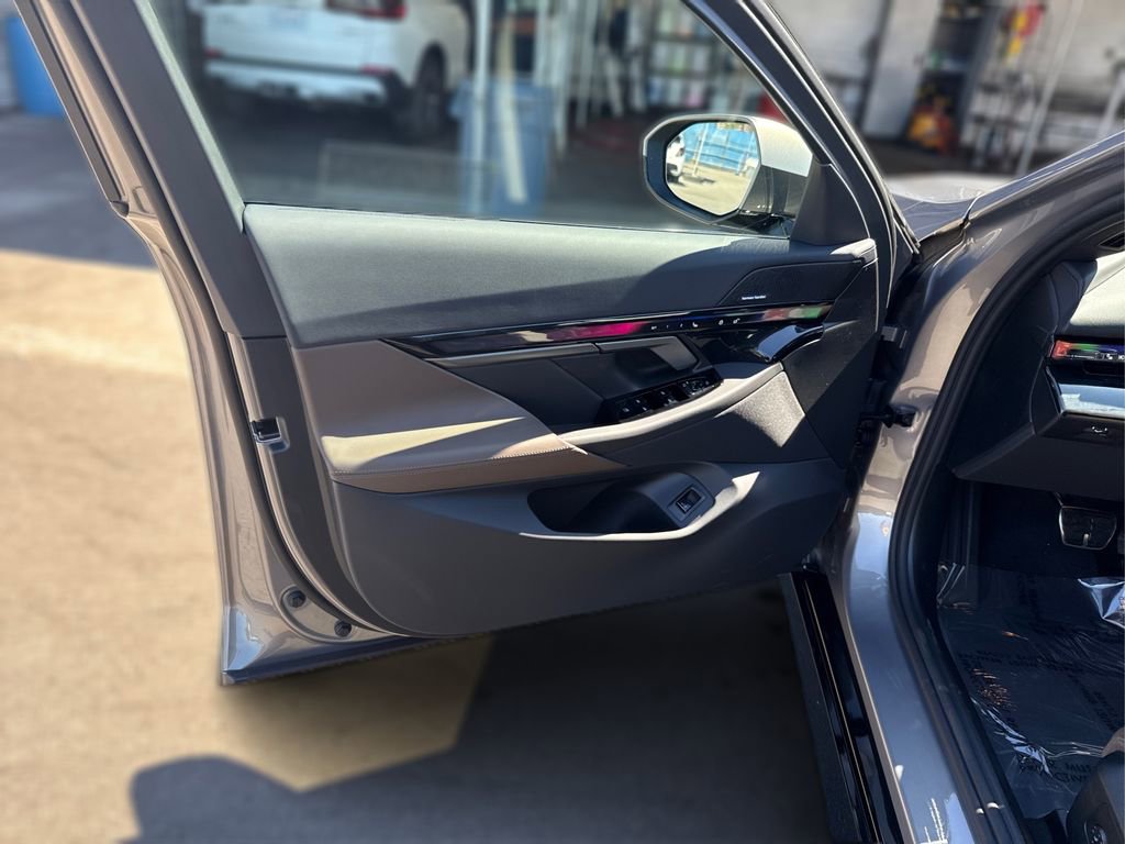 New 2026 BMW 530i xDrive w/ M Sport Package image 26