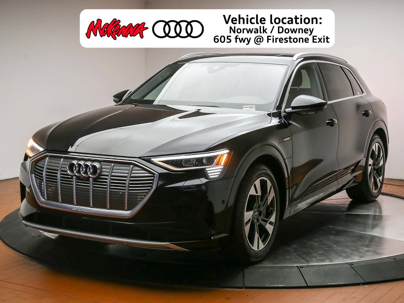 Certified 2022 Audi e-tron Premium Plus AWD/4WD image 1