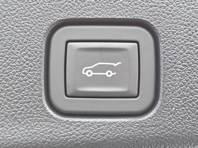 New 2027 Chevrolet Traverse RS w/ LPO, Floor Liner Package AWD/4WD image 22