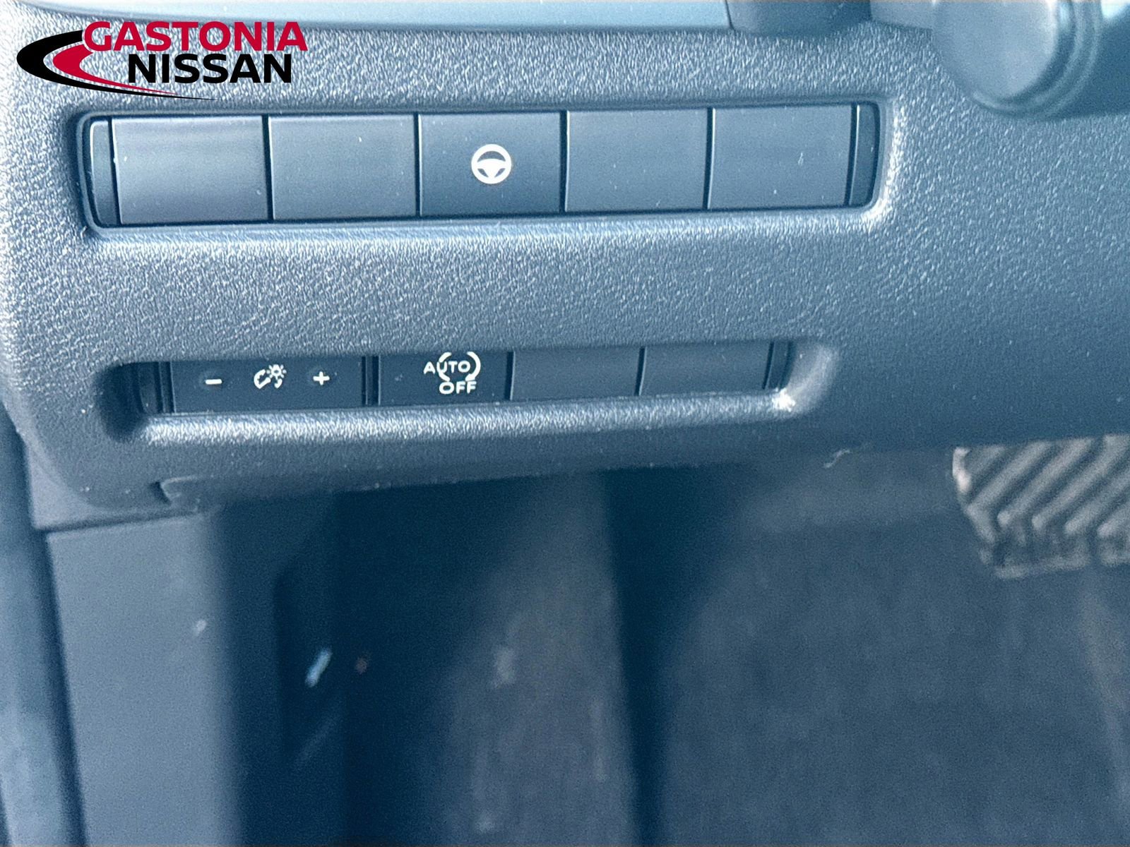 Used 2023 Nissan Rogue SV image 13