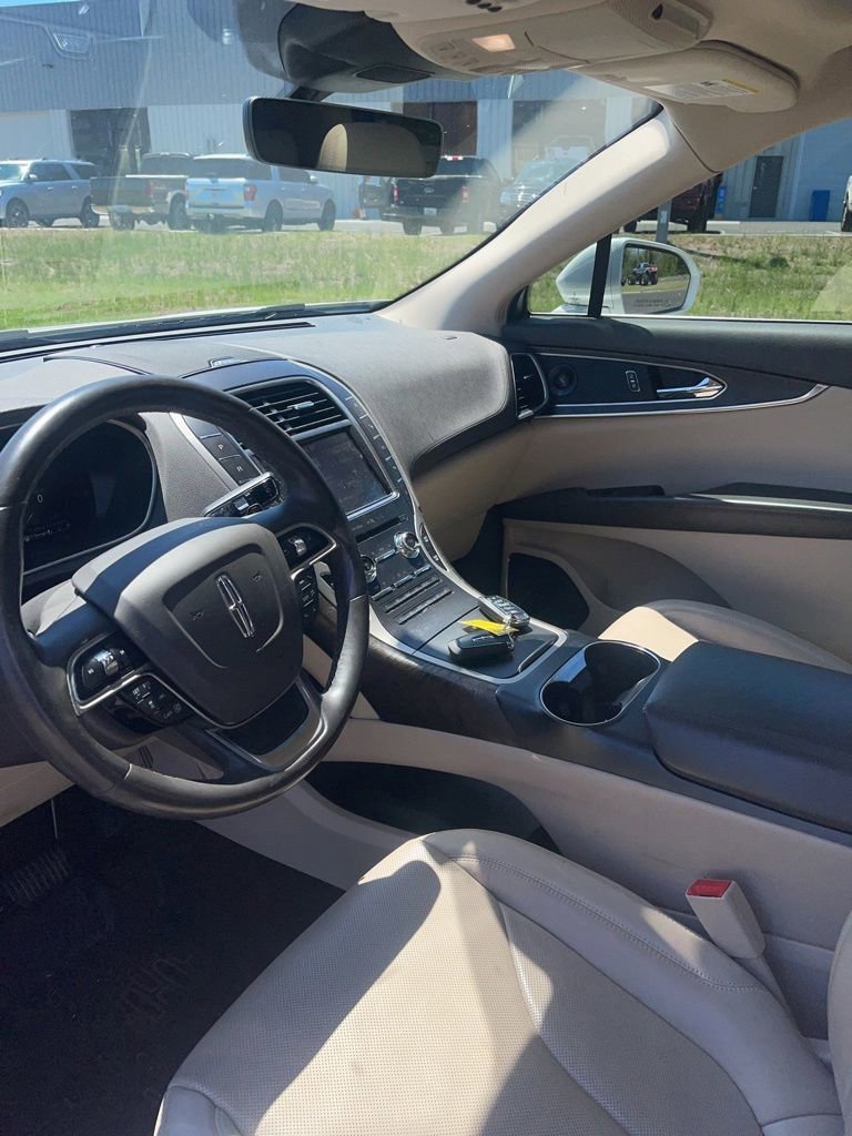 Used 2020 Lincoln Nautilus Reserve w/ Equipment Group 201A FWD image 9