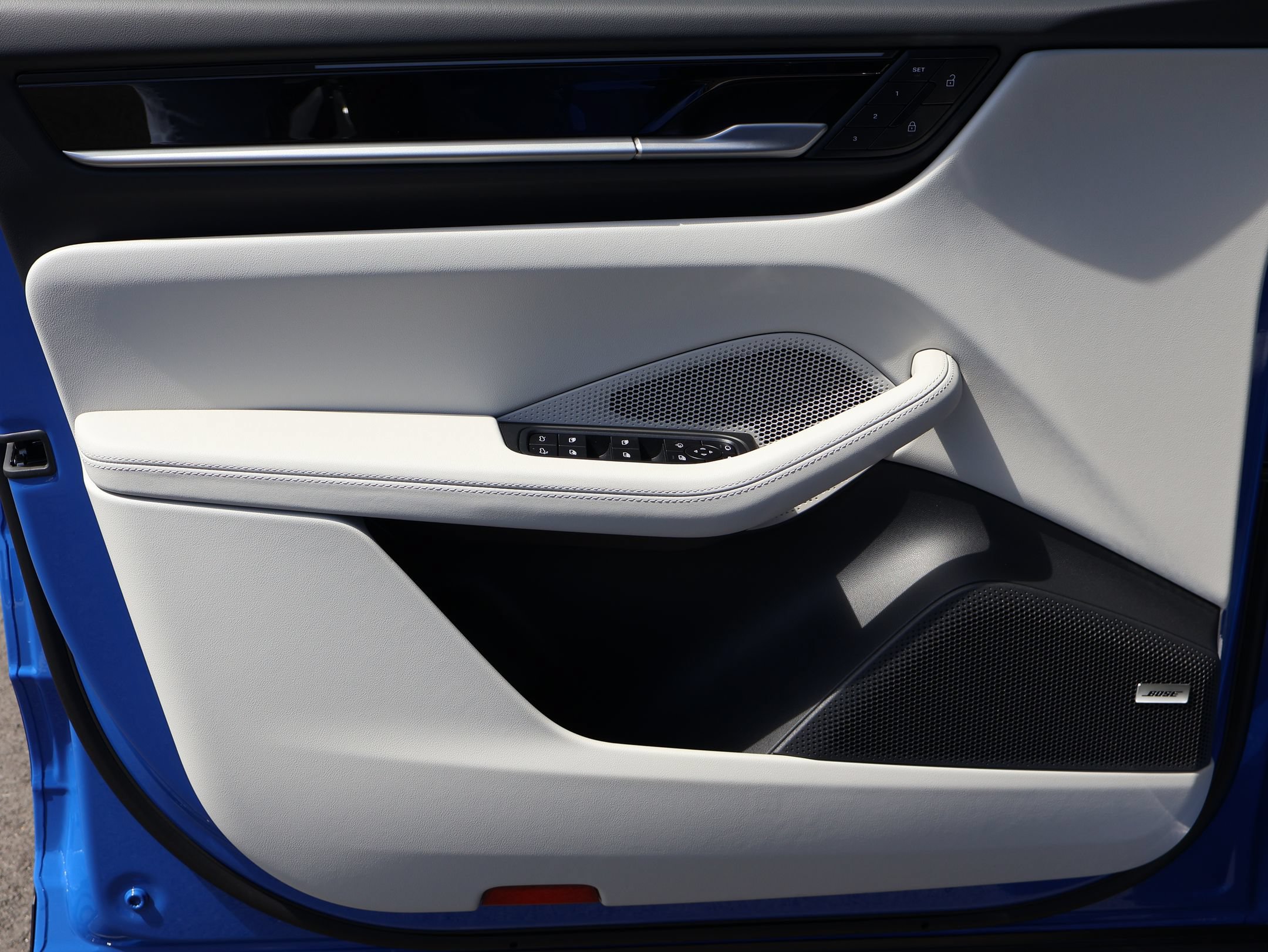 New 2026 Porsche Macan 4 Electric AWD/4WD image 13