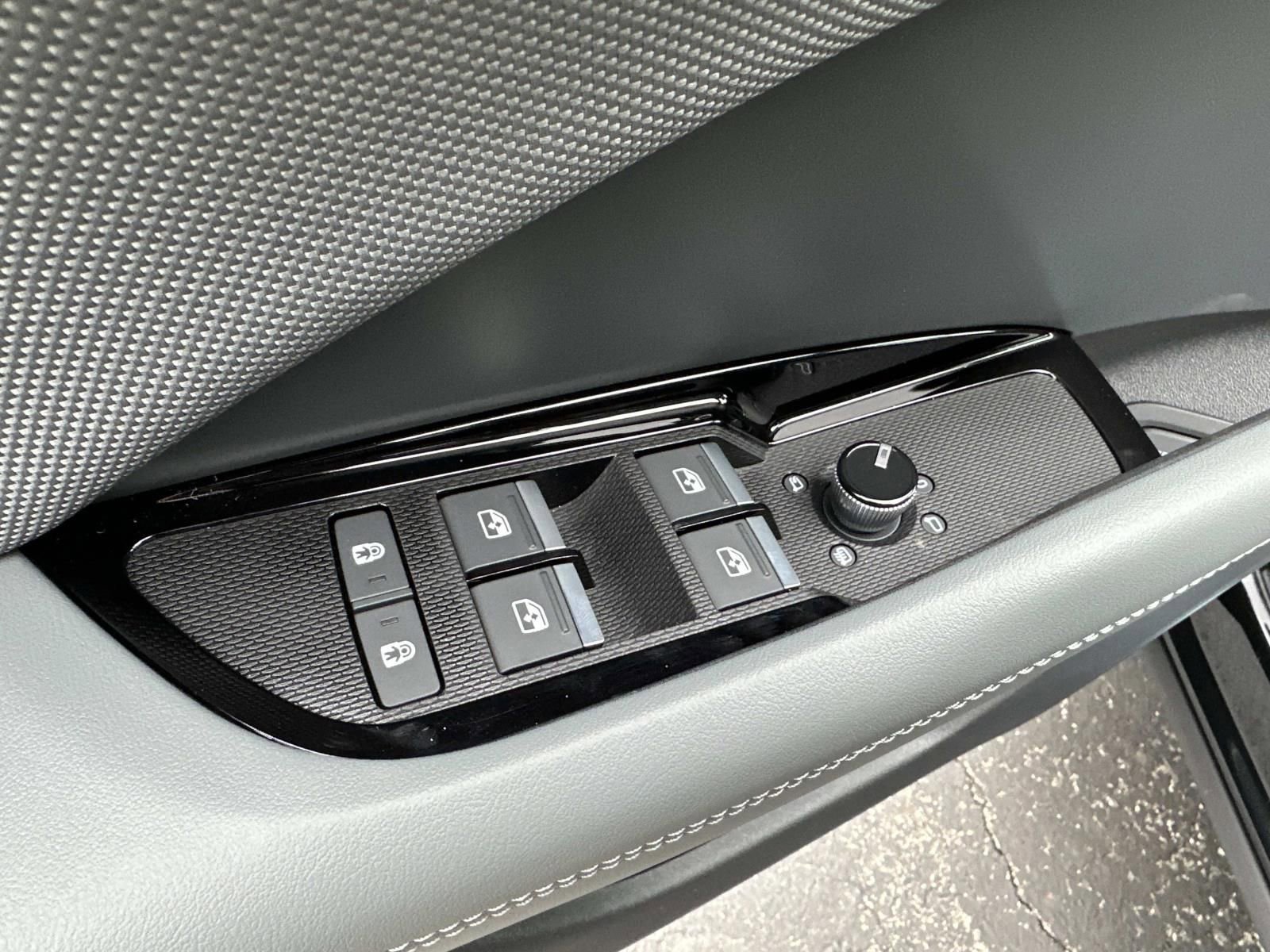 New 2026 Audi Q3 quattro 2.0T image 13