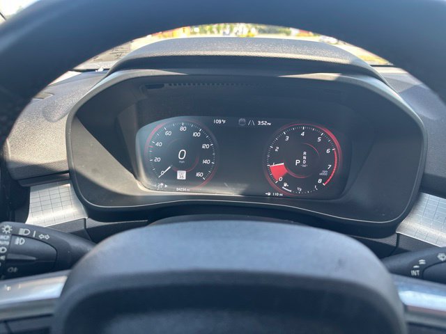 Used 2022 Volvo XC40 T4 Momentum FWD image 24