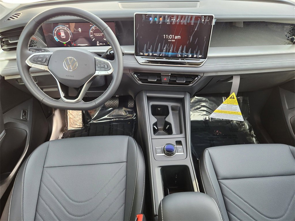 New 2026 Volkswagen Tiguan SE image 2