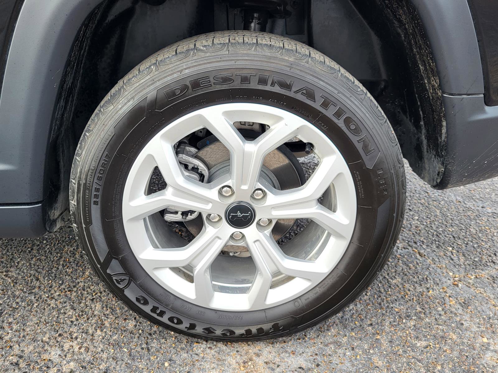 Used 2025 Jeep Compass Latitude image 31