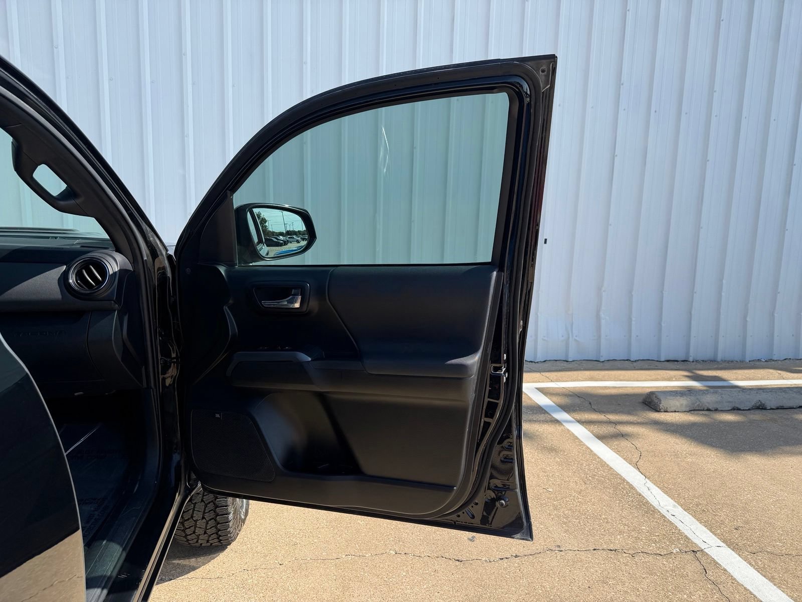 Used 2021 Toyota Tacoma TRD Pro AWD/4WD image 25