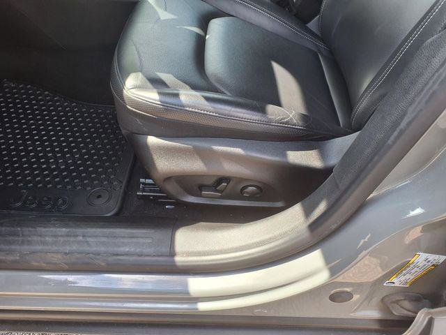 Certified 2022 Jeep Renegade Limited AWD/4WD image 17