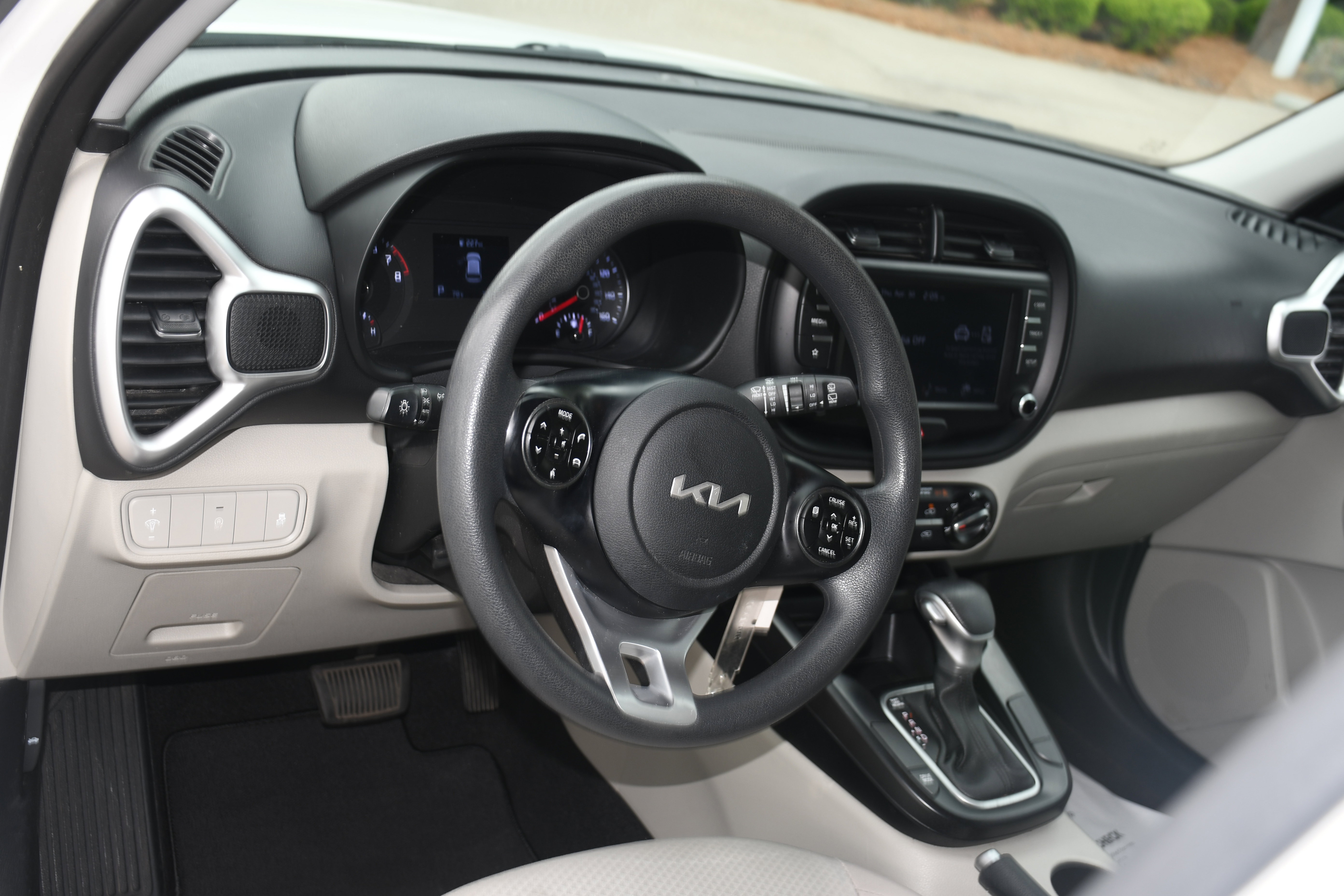 Used 2022 Kia Soul LX FWD image 8