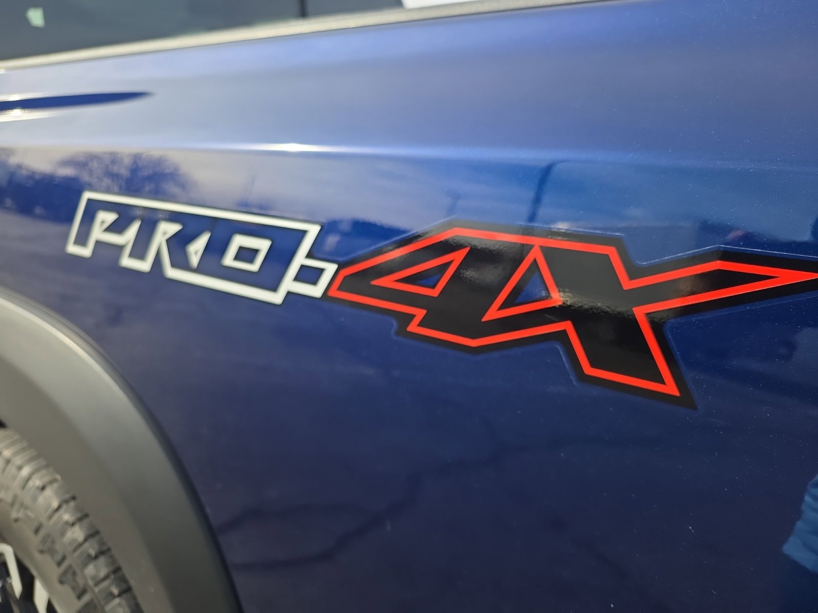 Used 2022 Nissan Frontier PRO-4X image 25