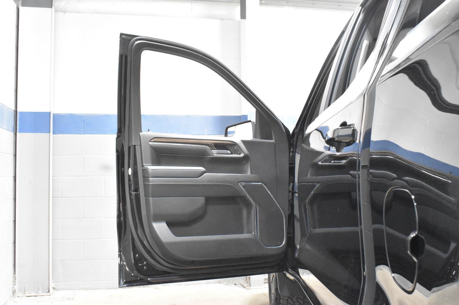Used 2024 Chevrolet Silverado 1500 LT AWD/4WD image 13