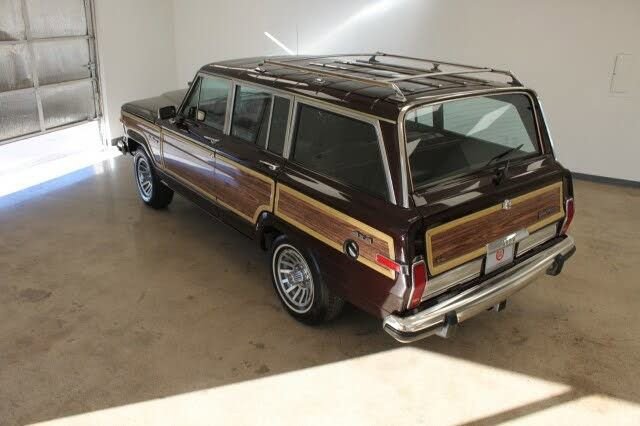 Used 1989 Jeep Grand Wagoneer image 13