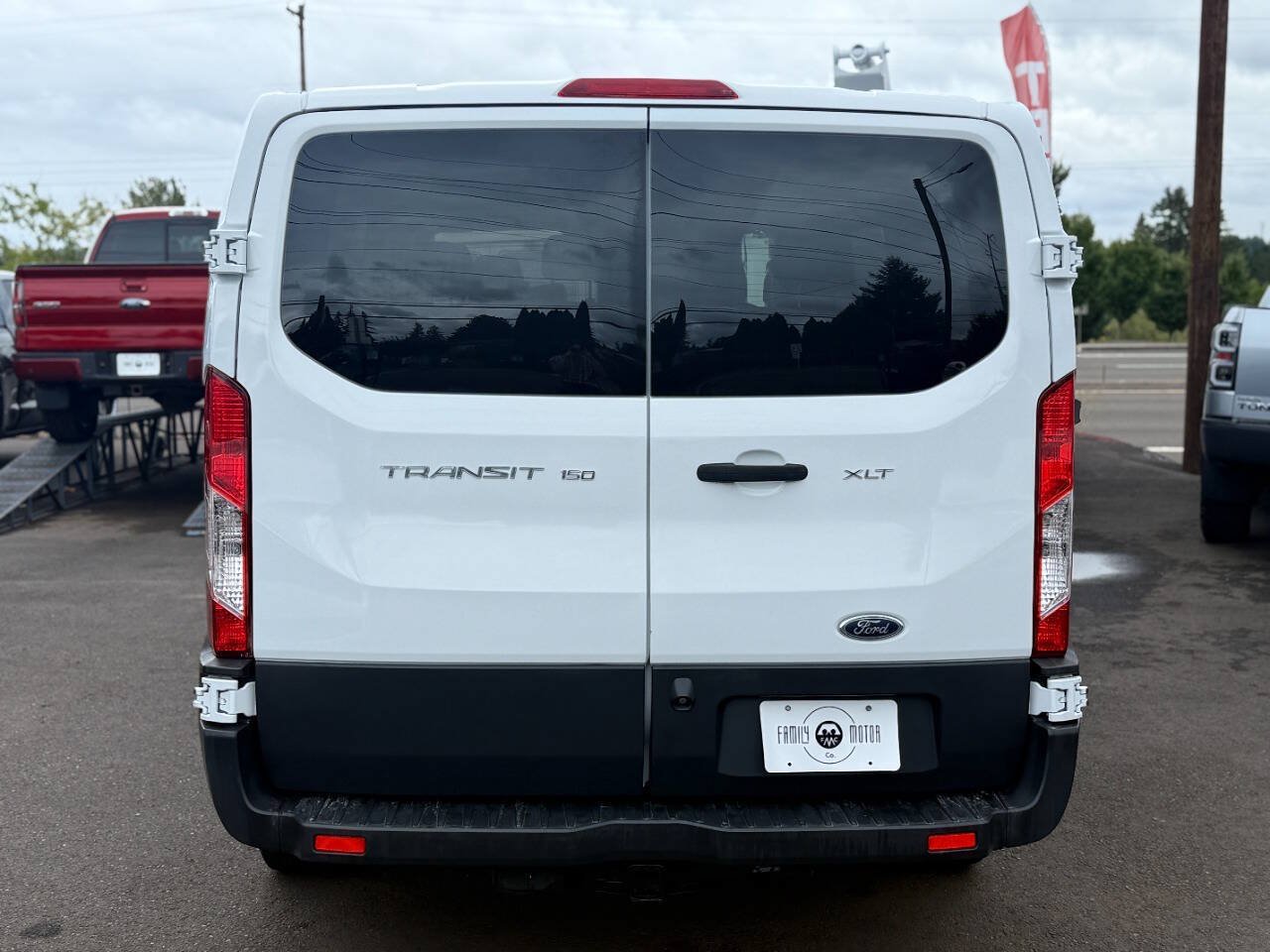 Used 2016 Ford Transit 150 XLT RWD image 7