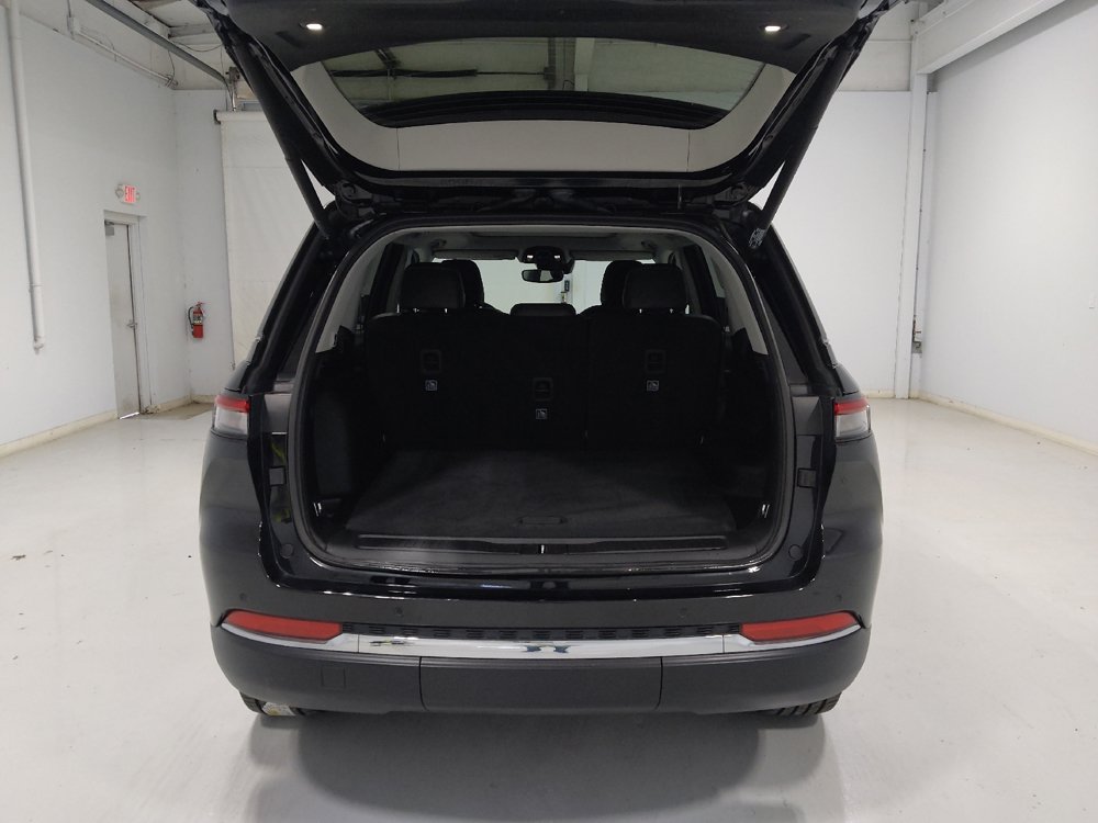 Used 2023 Jeep Grand Cherokee Limited AWD/4WD image 29