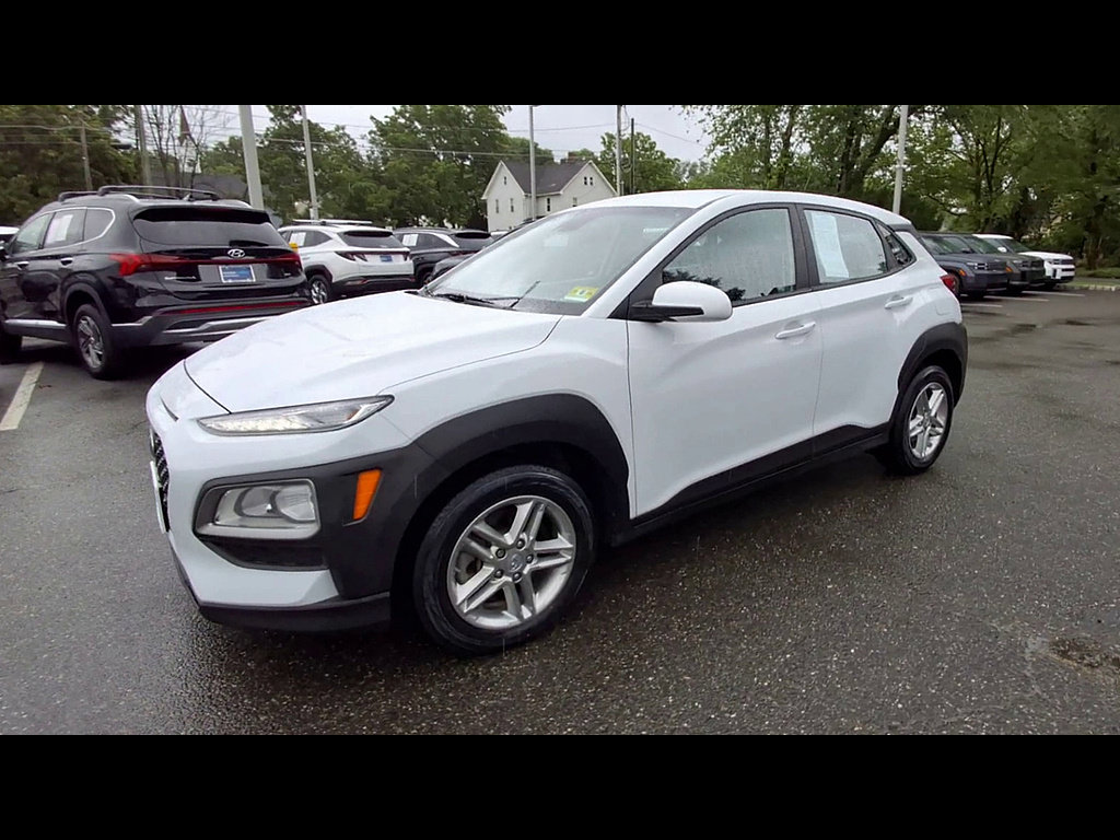 Certified 2021 Hyundai Kona SE w/ Cargo Package AWD/4WD image 4