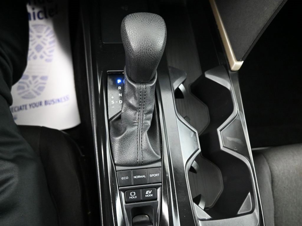 Used 2025 Toyota Camry LE w/ Convenience Package image 21