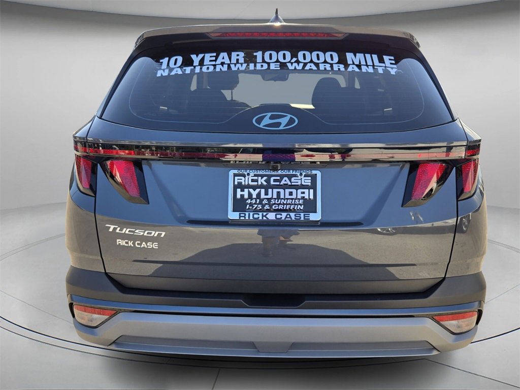 Certified 2025 Hyundai Tucson SE image 6