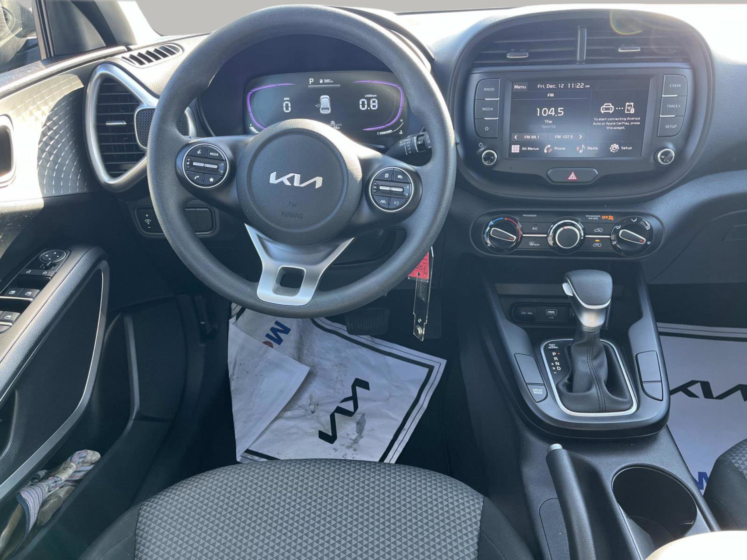 Used 2025 Kia Soul LX w/ LX Technology Package image 12