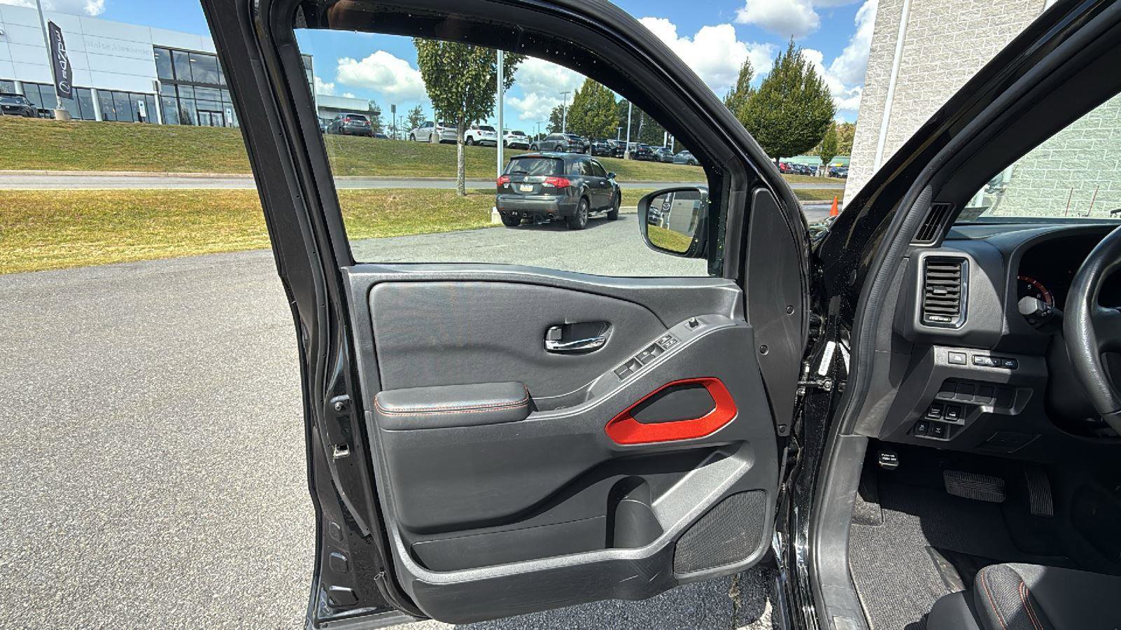 Used 2023 Nissan Frontier PRO-4X w/ Tow Package image 27