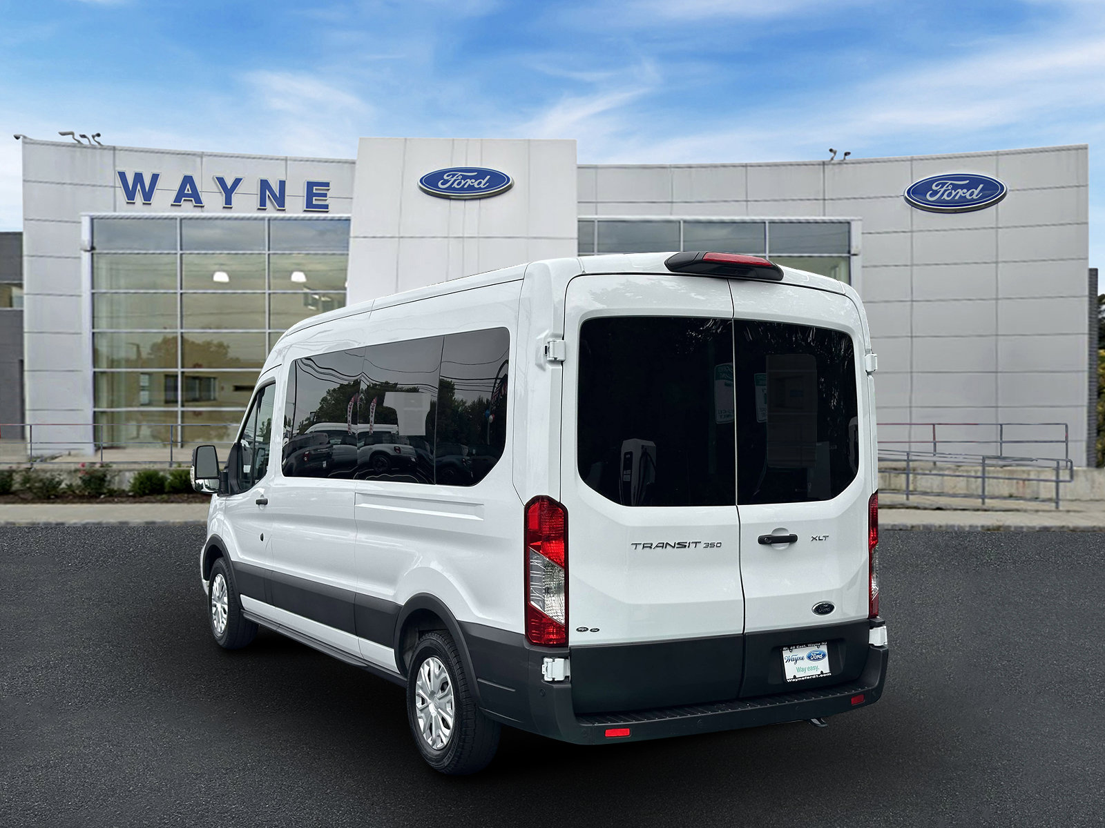 Used 2025 Ford Transit 350 XLT RWD image 4