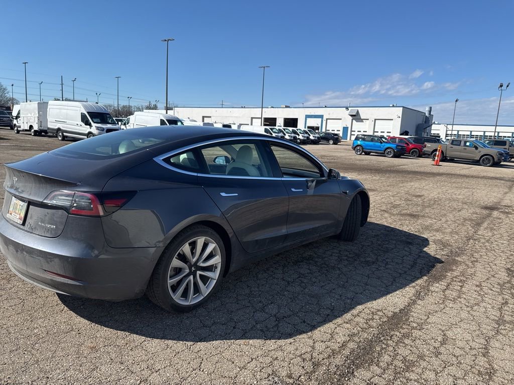 Used 2019 Tesla Model 3 image 4