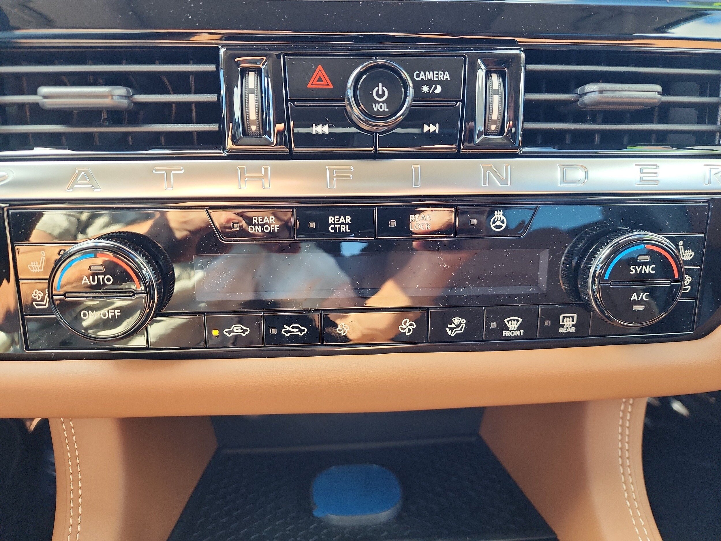New 2026 Nissan Pathfinder Platinum AWD/4WD image 16
