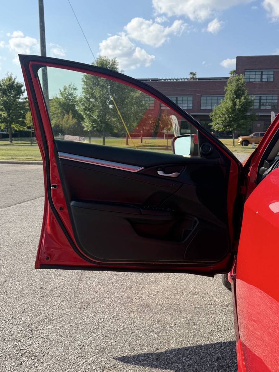 Used 2018 Honda Civic EX-L image 27